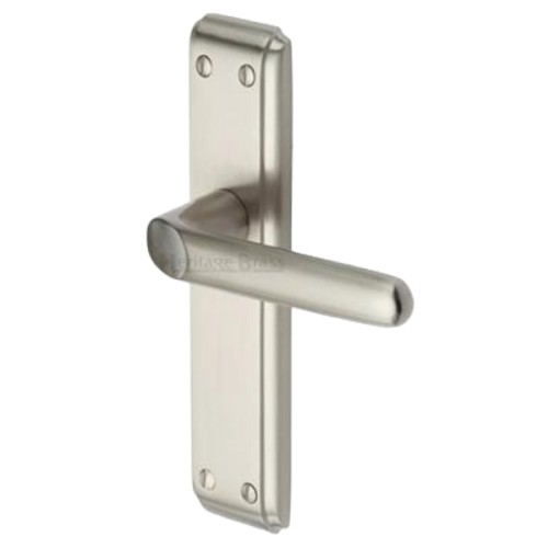 DECO LEVER HANDLE ON LATCH BACKPLATE